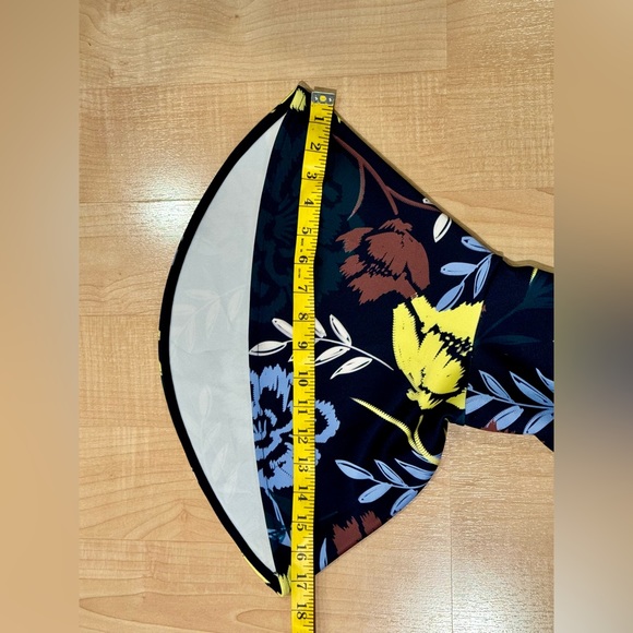 Eloquii dress with bell sleeves, size 16 - Picture 8 of 8